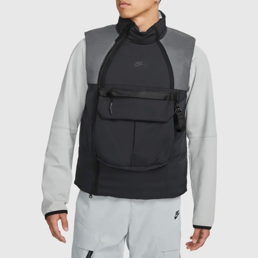 NWT Nike Therma Fit Tech Pack Insulated Vest With Pouch Size Large